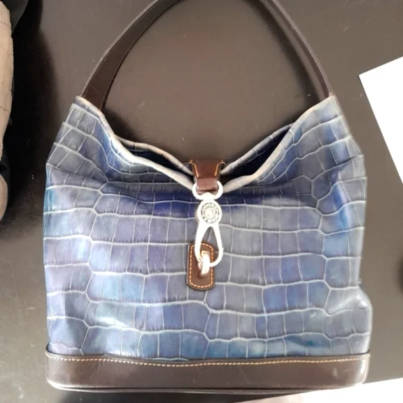 Dooney & Bourke Logo Lock - Picture 2 of 10